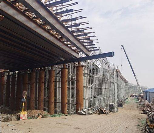 為什么盤扣腳手架比扣件式鋼管腳手架貴了2倍？ (圖3)